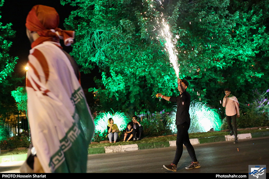 شادی مردم پس از تساوی تیم ملی فوتبال برابر پرتغال