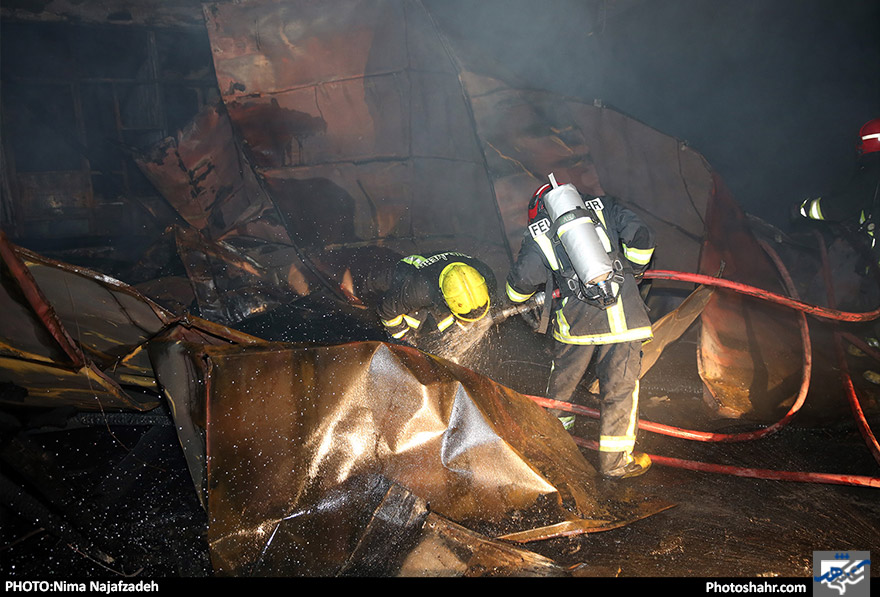 آتش سوزی یک انبار دوهزارمتری درخیابان 17 شهریور -2
