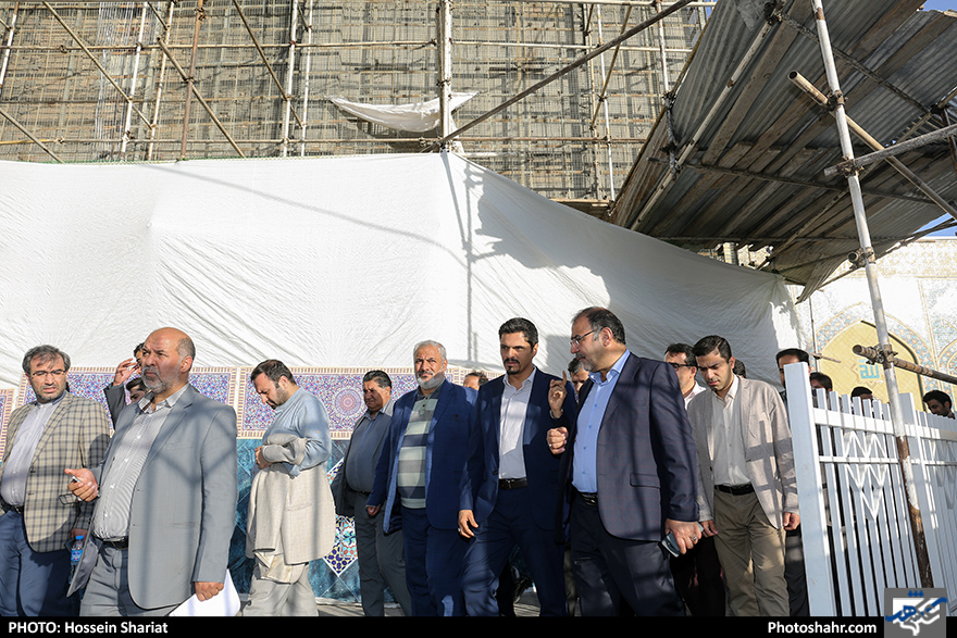 بازدید جمعی از مدیران رسانه های کشور از بافت اطراف حرم