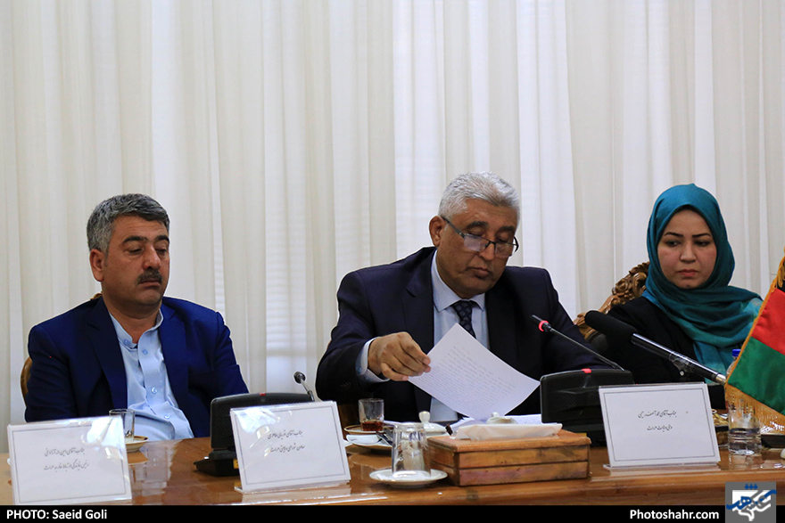 نشست مدیران و فعالان اقتصادی استان با والی هرات