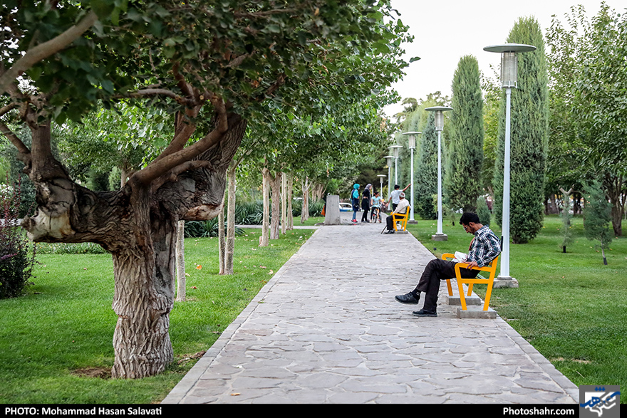 افتتاح همزمان فاز 4 بوستان بهار و 5 بوستان در منطقه 3