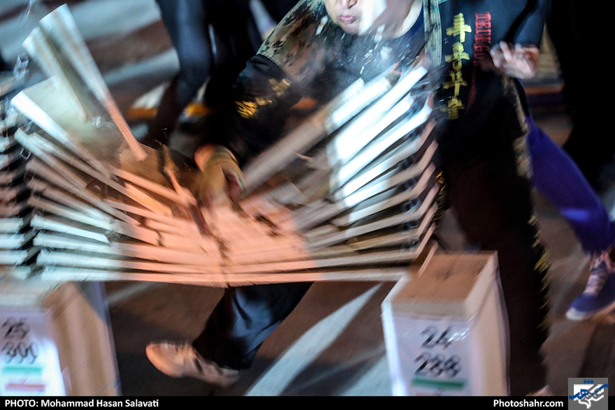 ثبت رکورد جهانی شکستن سنگ با دست