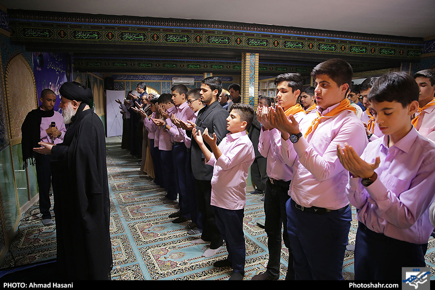 آیین نواختن زنگ اقامه نماز