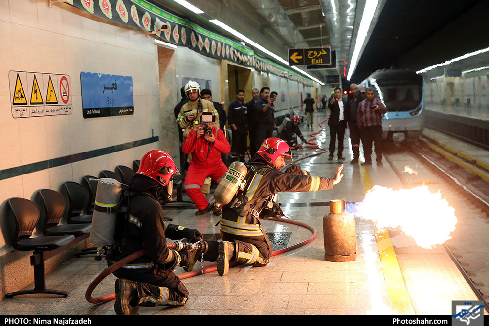مانور امداد و نجات در قطار شهری  