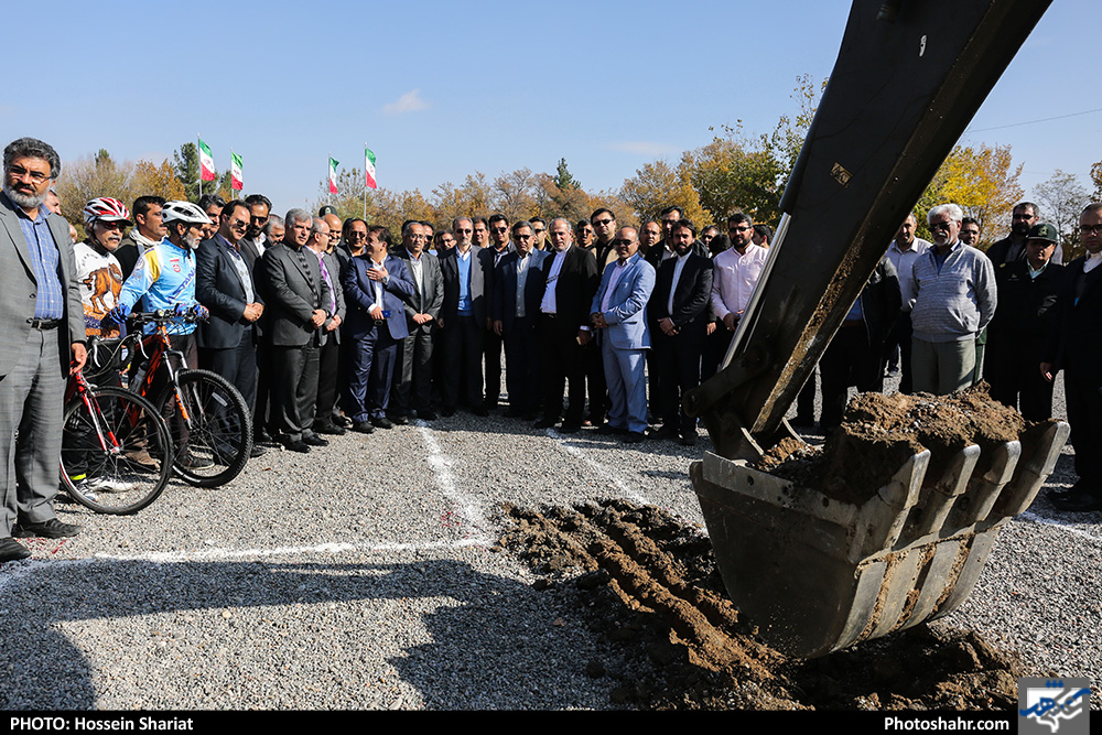 آغاز عملیات بازپیرایی و ساماندهی پیشخوان آرامگاه فردوسی