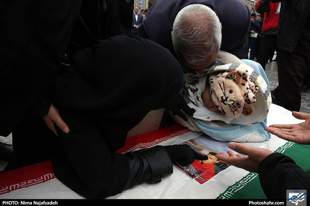 تشییع پیکر آتش نشان فداکار