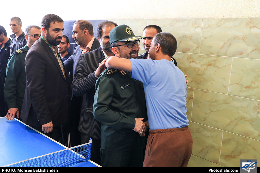 بازدید فرمانده سپاه امام رضا از یک مرکز ترک اعتیاد