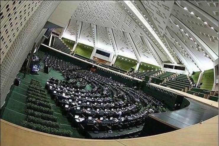 مجلس شورای اسلامی در سوگ شهید سپهبد سلیمانی سیاهپوش شد