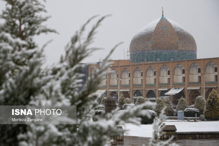 چرا برف روی ترکِ مرمت‌شدۀ گنبد شیخ لطف‌الله ننشست؟