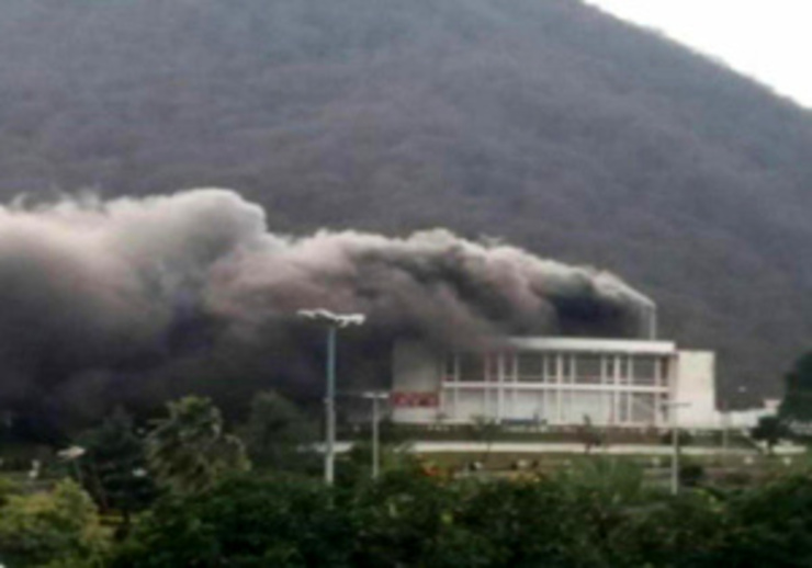 آتش‌سوزی گسترده در سینما هتل رامسر مهار شد +فیلم
