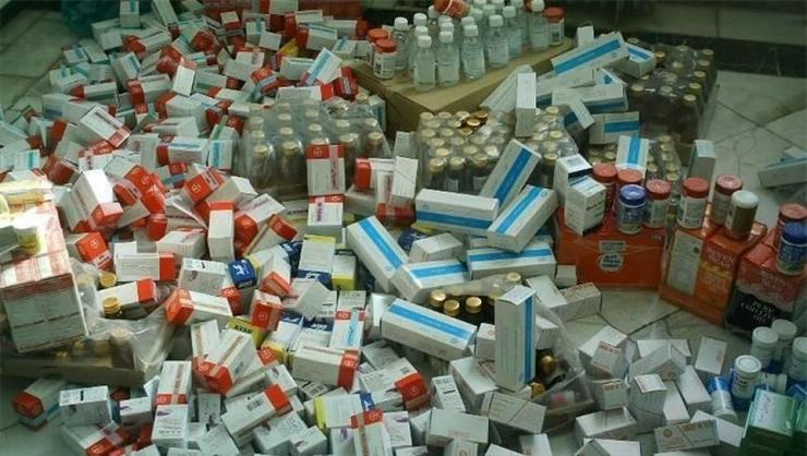 کشف و ضبط موقت یک محموله دارویی غیرمجاز در مشهد