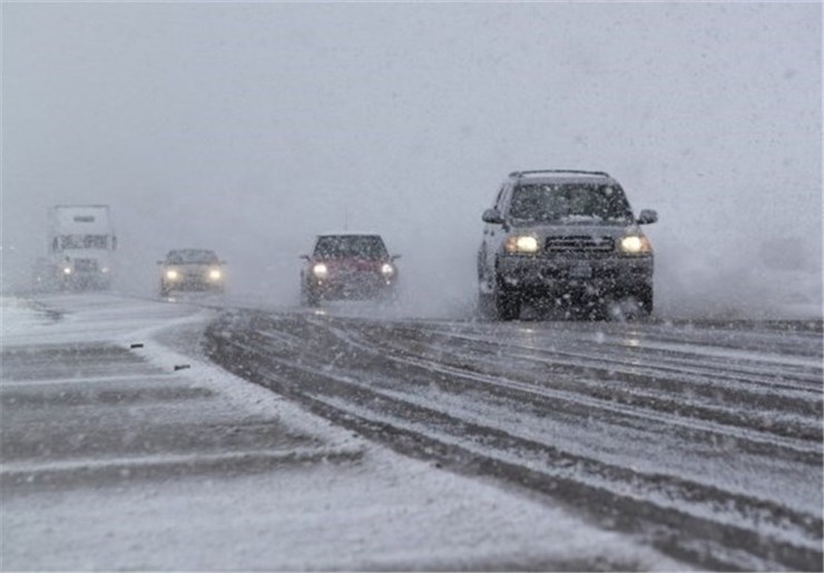 برف و کولاک جاده مشهد - کلات را مسدود کرد