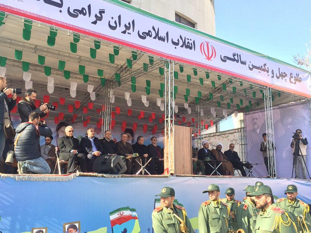 رژه نیرو‌های مسلح در مشهد برگزار شد