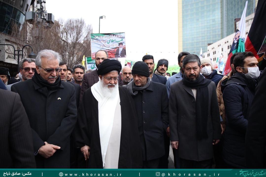 آغاز چهل و یکمین حضور پرشور مردم انقلابی مشهد در راهپیمایی ۲۲ بهمن