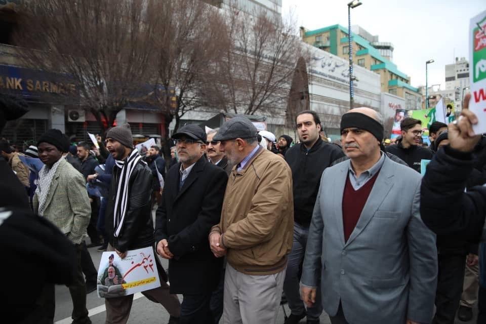 آغاز چهل و یکمین حضور پرشور مردم انقلابی مشهد در راهپیمایی ۲۲ بهمن