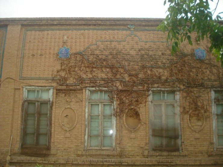 Bildergebnis für تخریب یک عمارت تاریخی نیشابور در روز انتخابات