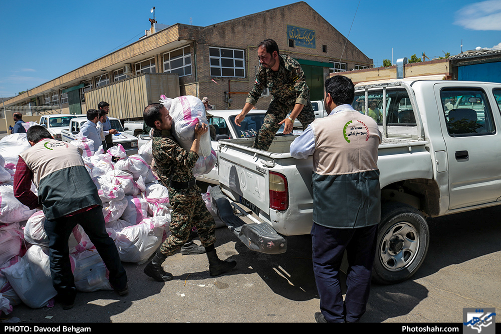توزیع 5000 سبد معیشتی بین خانواده های نیازمند