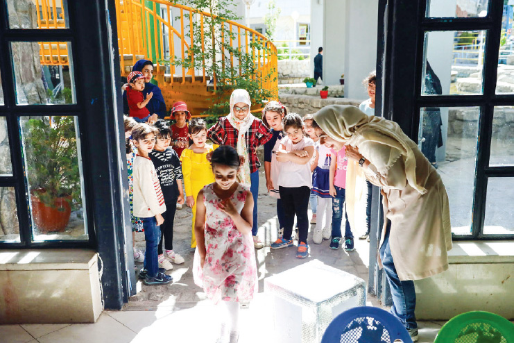 دختر شایسته مامان