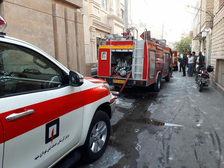 نجات ۳۰ مسافر در پی آتش‌سوزی یک مجتمع اقامتی در شهر مشهد