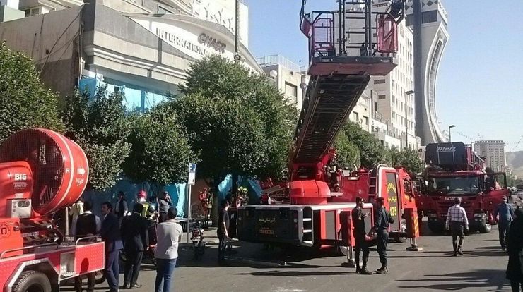 آتش‌ در هتل قصر مشهد مهار شد