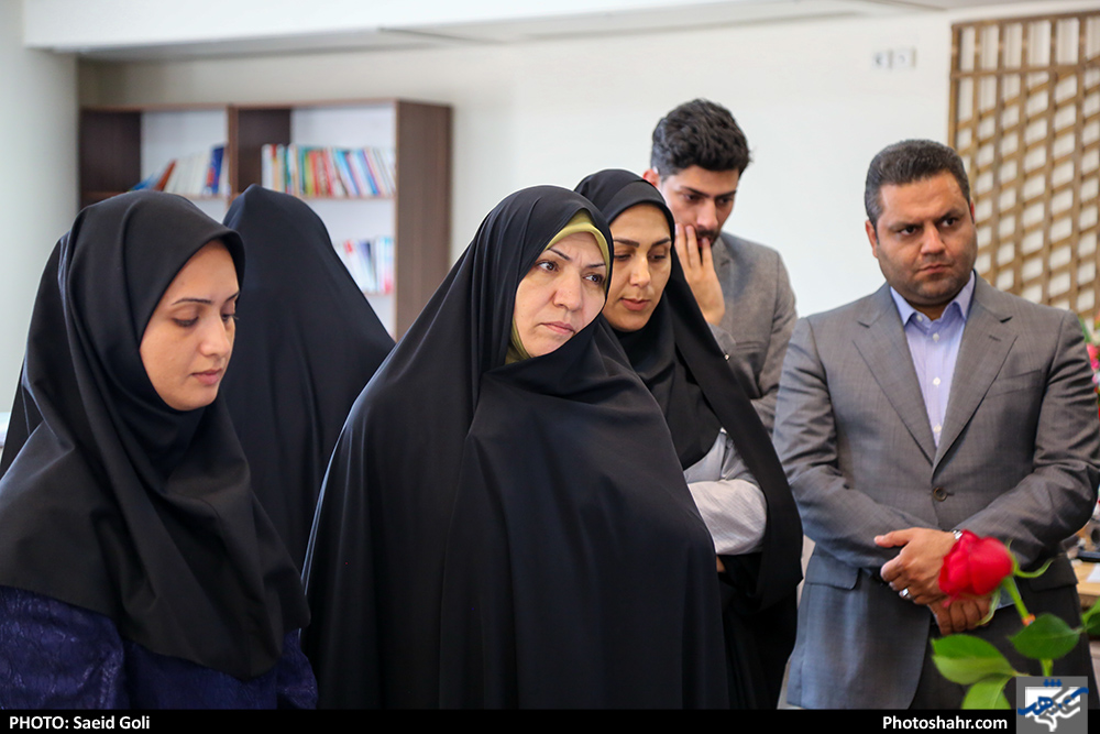بازدید بتول گندمی از موسسه فرهنگی شهرآرا