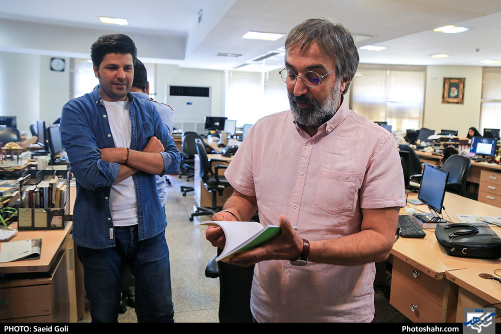 بازدید حمید متبسم آهنگساز مشهدی از تحریریه شهرآرا