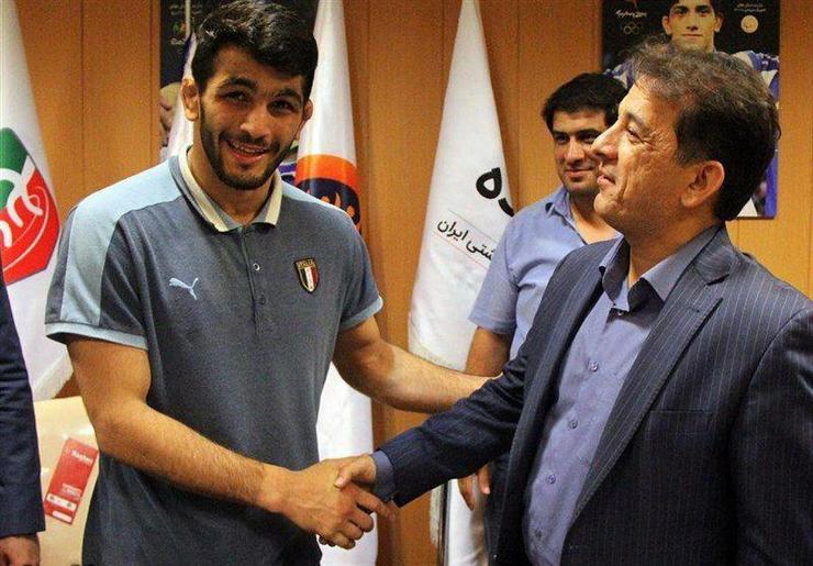 حسن یزدانی قهرمان المپیک به تیم کشتی لیگ برتری مشهد پیوست