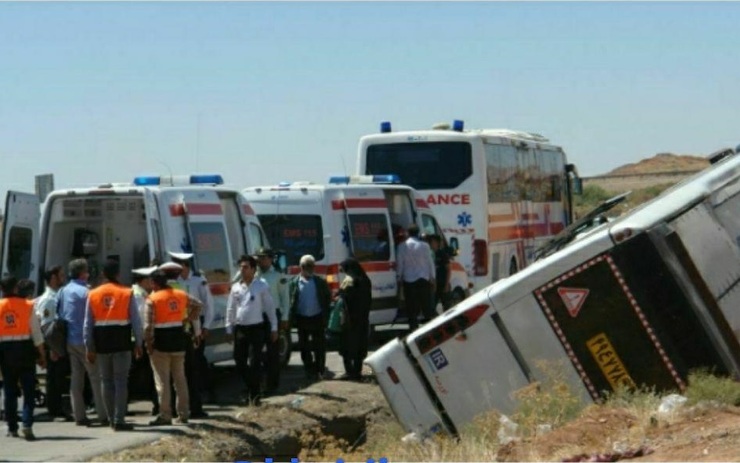 ۴۹ مصدوم در حادثه واژگونی اتوبوس در جاده مشهد نیشابور + فیلم