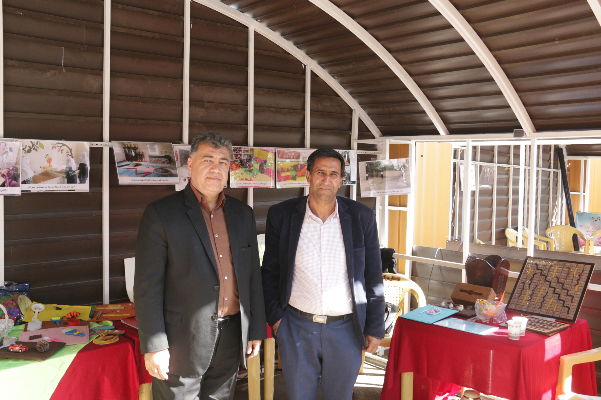 این نقطه‌ها روشن است