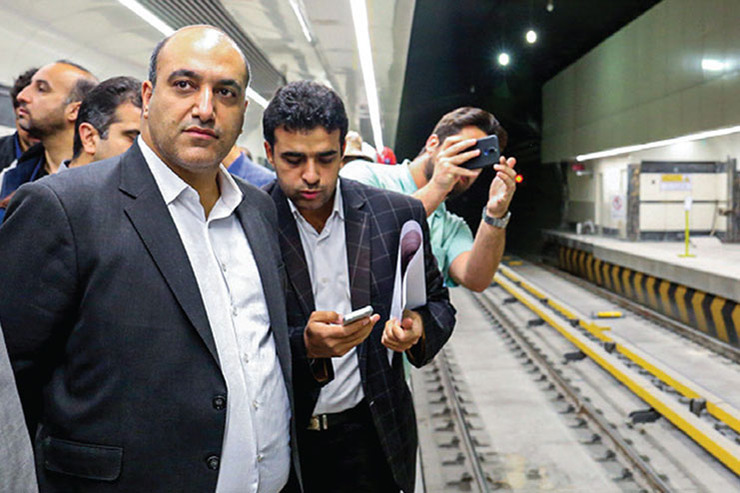 شهردار مشهد در ایستگاه مترو
