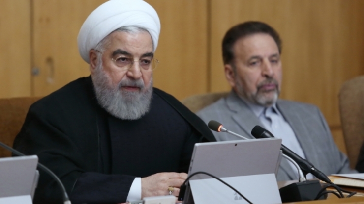 کدام ۲۰ میلیون ایرانی امشب کمک معیشتی دولت می‌گیرند؟