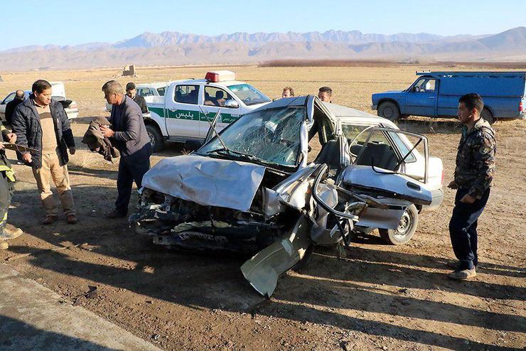 دو راننده محبوس شده در پراید در جاده گوارشک نجات یافتند