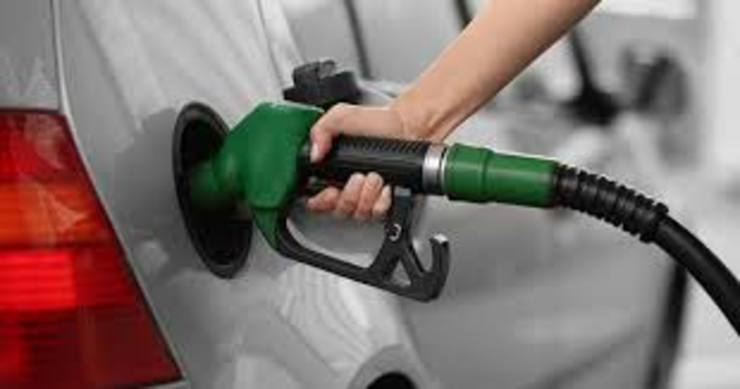 طرح نمایندگان مجلس برای افزایش سهمیه بنزین به ۱۰۰ لیتر