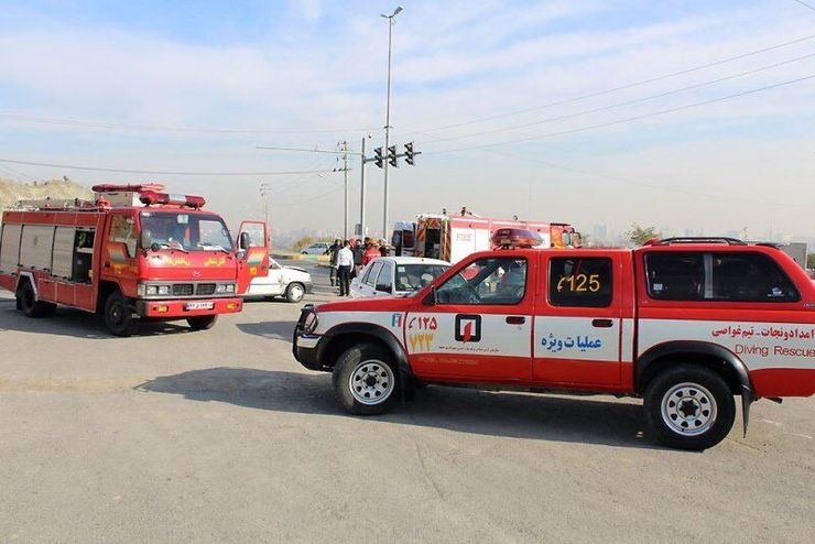 ۲ مصدوم در حادثه تصادف کامیون میکسر با ۵ خودرو در بلوار نماز مشهد
