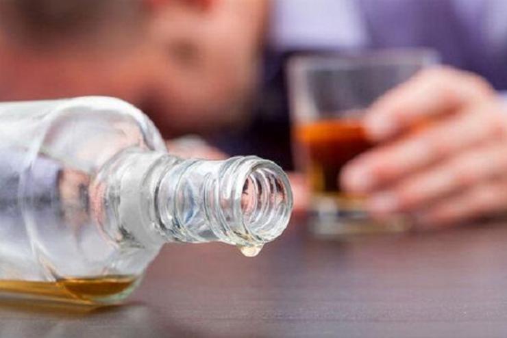 مسمومیت ۱۲ نفر بر اثر مصرف الکل در غرب خراسان رضوی
