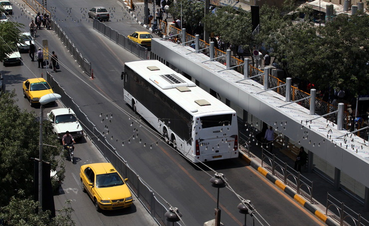 رئیس کمیسیون حمل‌ و نقل شورای شهر: اتوبوس‌ های مشهد فعلا گران نمی‌ شود/ مخالفت فرماندار مشهد با افزایش بهای اتوبوس ها