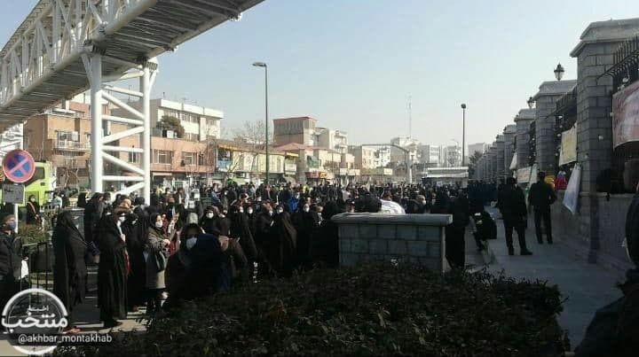 اعتراض مالباختگان و سهامداران بورسی این بار مقابل مجلس+ عکس