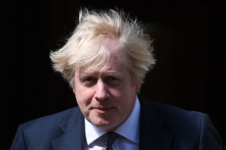 عذرخواهی نخست وزیر انگلیس به دلیل شانه نکردن موهایش