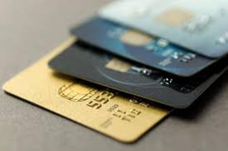 اعطای کارت‌های اعتباری ۱۰، ۳۰ و ۵۰ میلیونی در شعب بانک‌ها