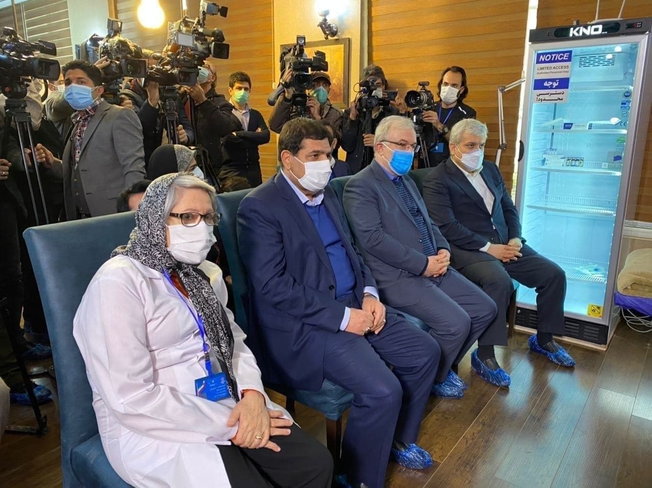 اولین داوطلب دریافت واکسن کرونای ایرانی + تصاویر