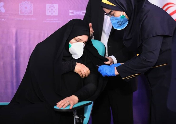 فیلم مصاحبه با نخستین دریافت کننده واکسن ایرانی کرونا