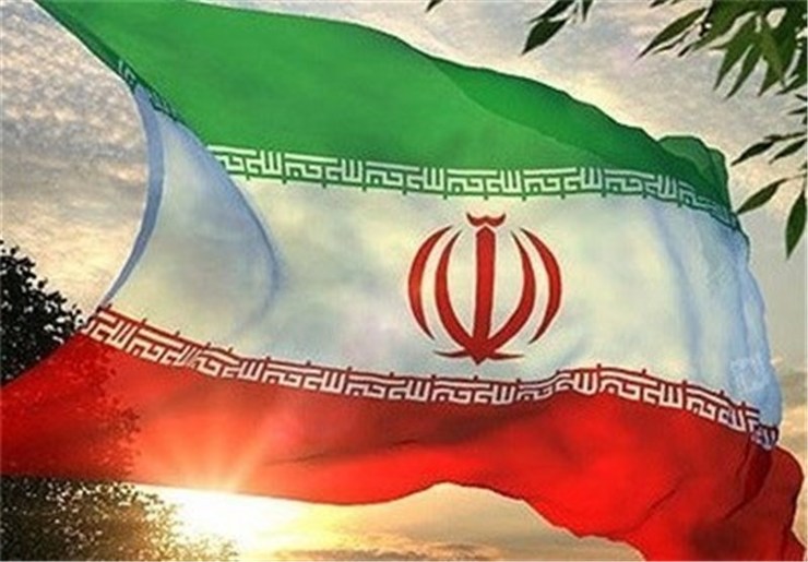 بزرگترین «پرچم ایران» در شرق کشور در کوه پارک مشهد به اهتزاز درآمد