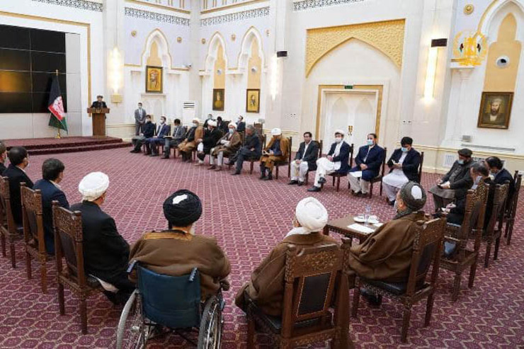 اشرف غنی با اعضای شورای علمای اهل تشیع افغانستان دیدار کرد