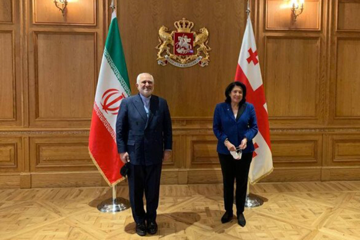 ظریف با رئیس‌جمهور گرجستان دیدار کرد | درخواست مساعدت برای کامیون‌داران ایرانی