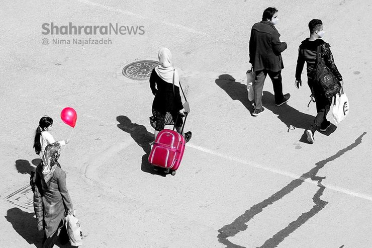 مسافران نوروزی مشهد با چمدان‌های بلاتکلیف