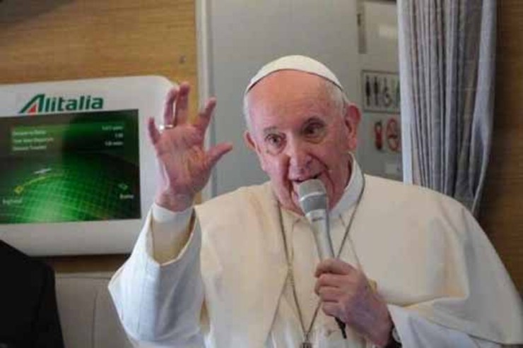 پایان سفر پاپ به عراق | آیت‌الله سیستانی گفت ۱۰ سال است با افراد سیاسی دیدار نمی‌کند