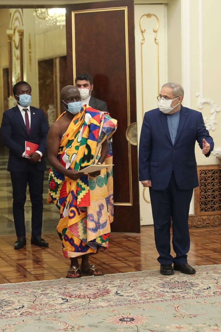 لباس عجیب سفیر غنا در دیدار با روحانی + عکس