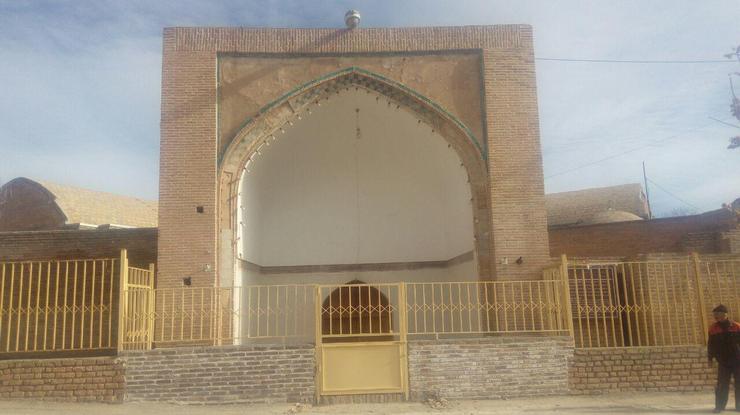 طرح دیوار حائل سنگی مسجد کبودگنبد اجرا شد