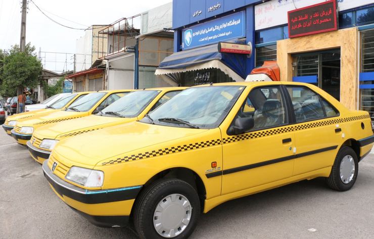 ۶۰ تاکسی نو مشهد در انتظار تصمیم پلیس راهور