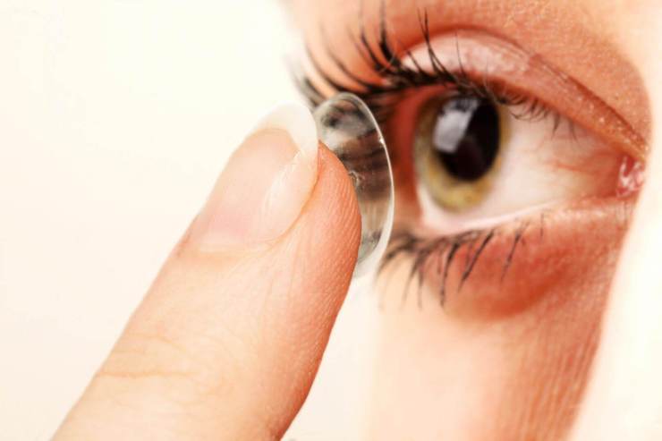 لنزهای چشمی خطر ابتلا به کرونا را افزایش می‌دهد